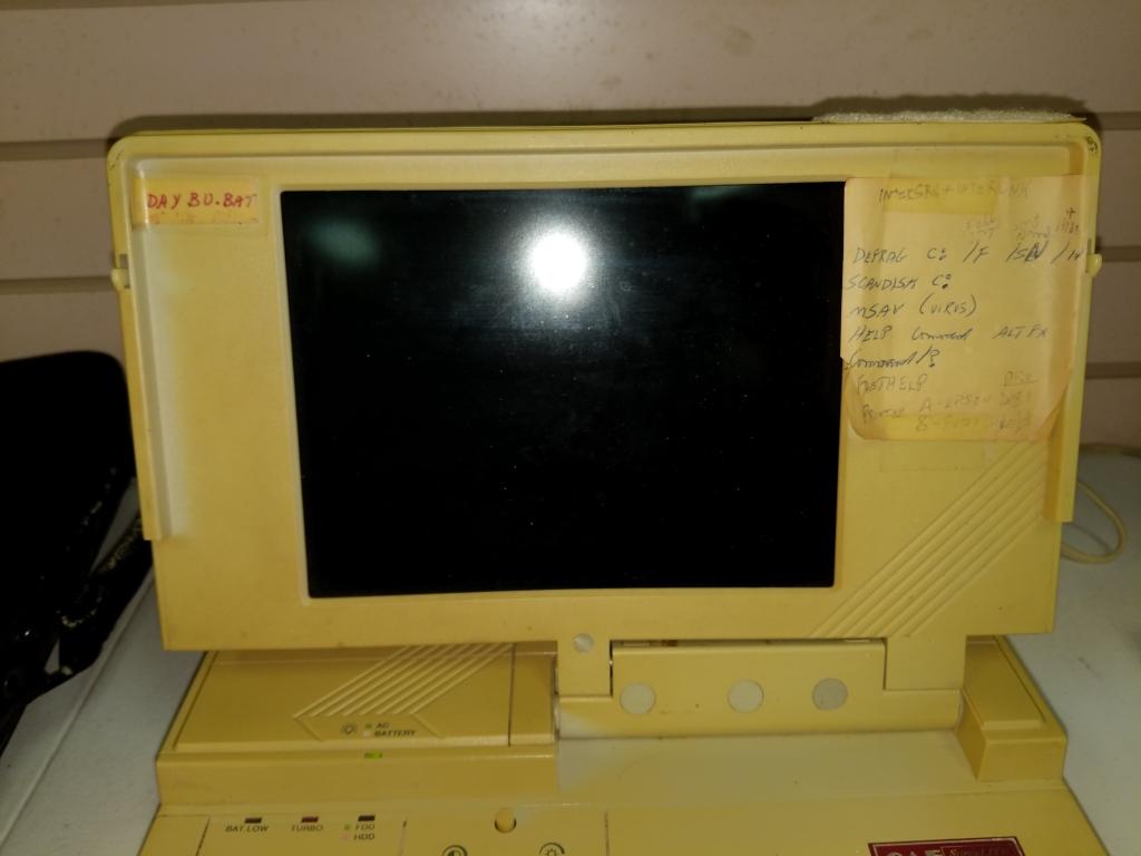CAF Superlite 386SX Seems to turn on but screen stays black.  Has a charger