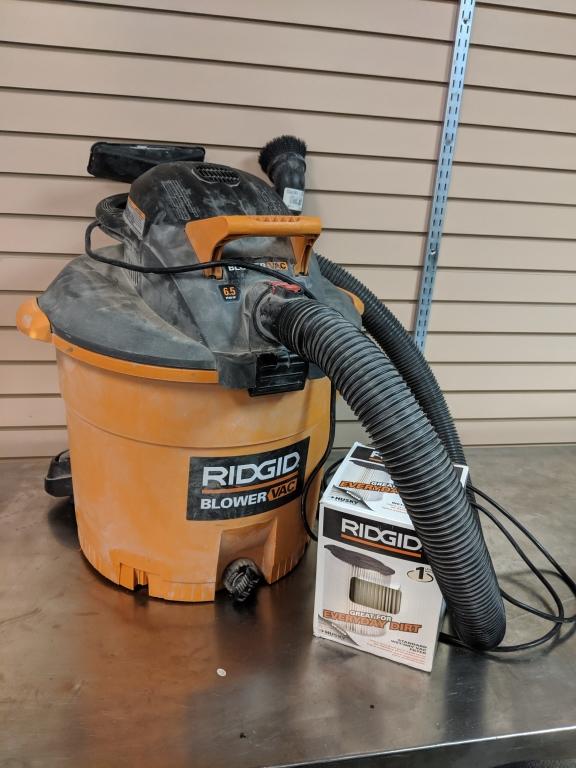 Rigid Blower Vac 16 gal.  6.5 HP with new filter. Works, Missing front wheels