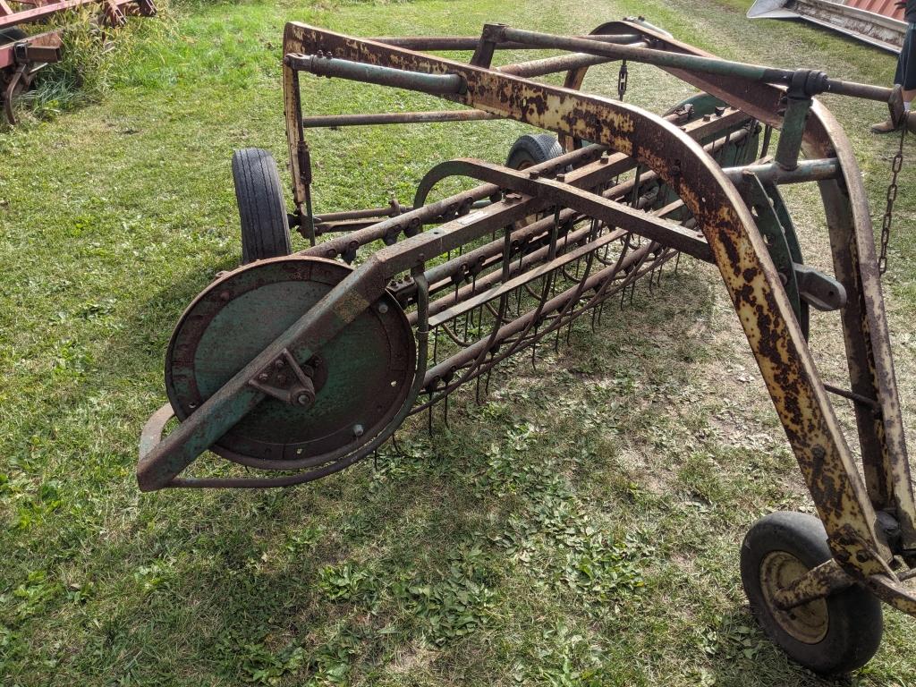 John Deere 894 A Hay Rake