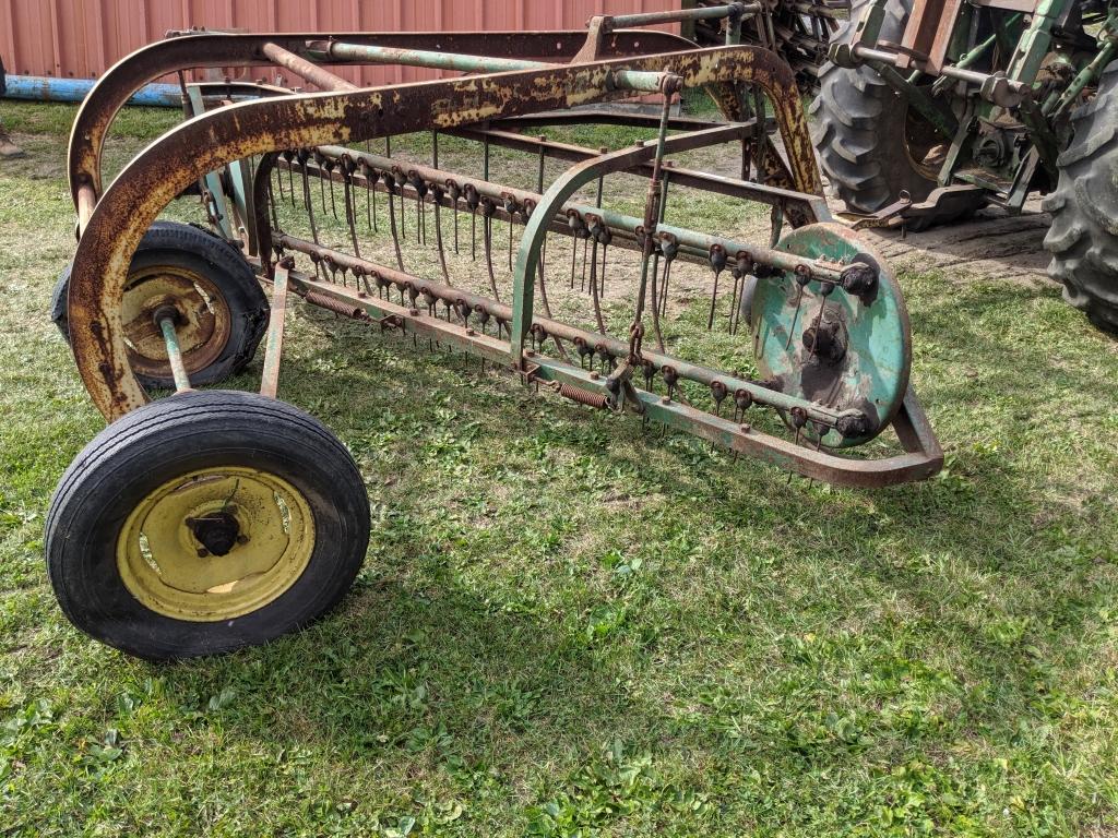 John Deere 894 A Hay Rake