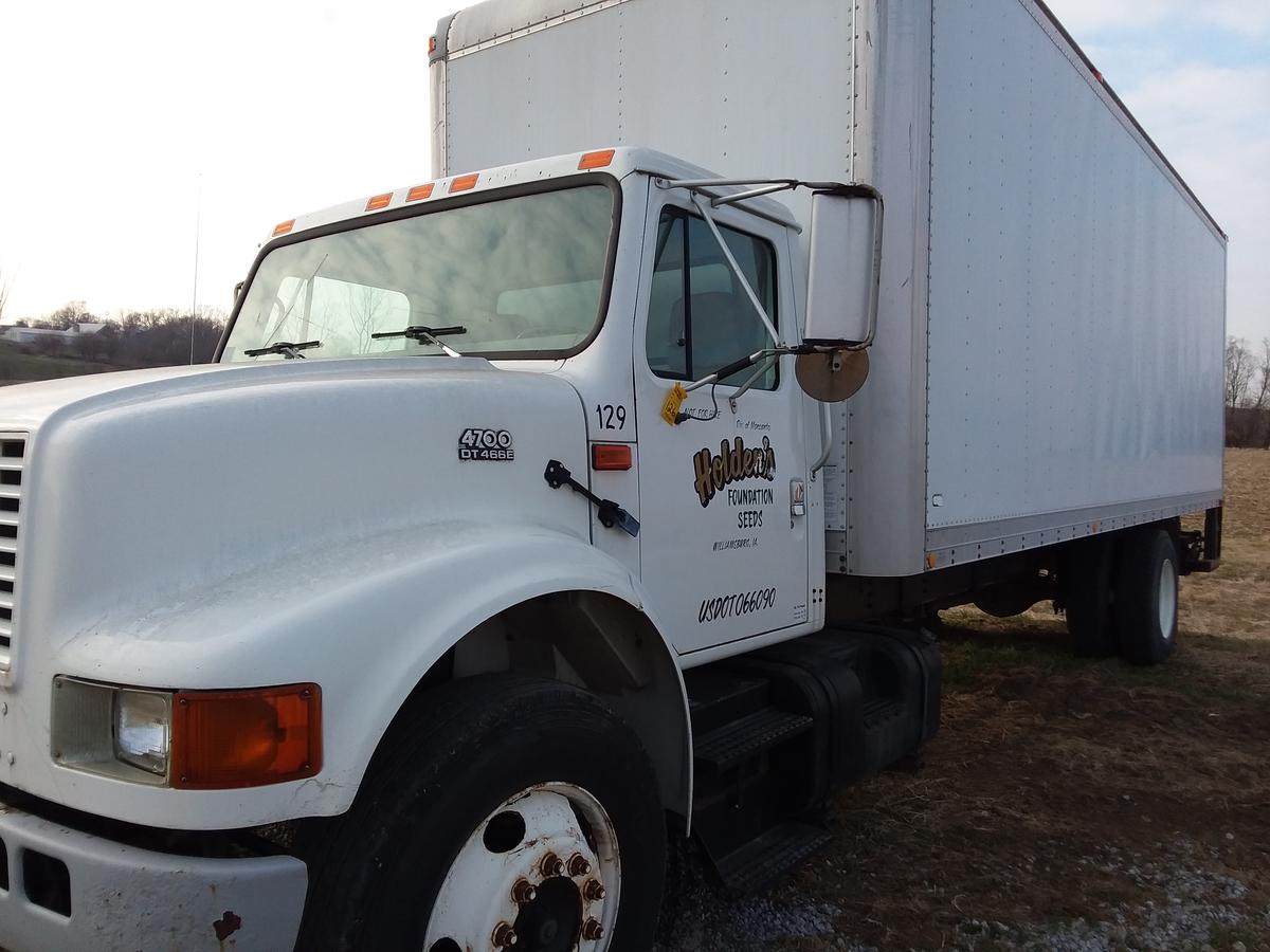 2000 International 4700 Box Truck with DT466E Engine