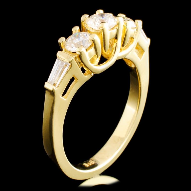 18K Gold 1.05ctw Diamond Ring
