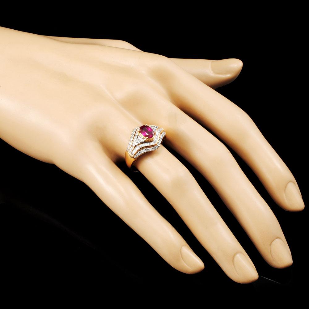 18K Gold 0.84ct Ruby & 0.60ctw Diamond Ring