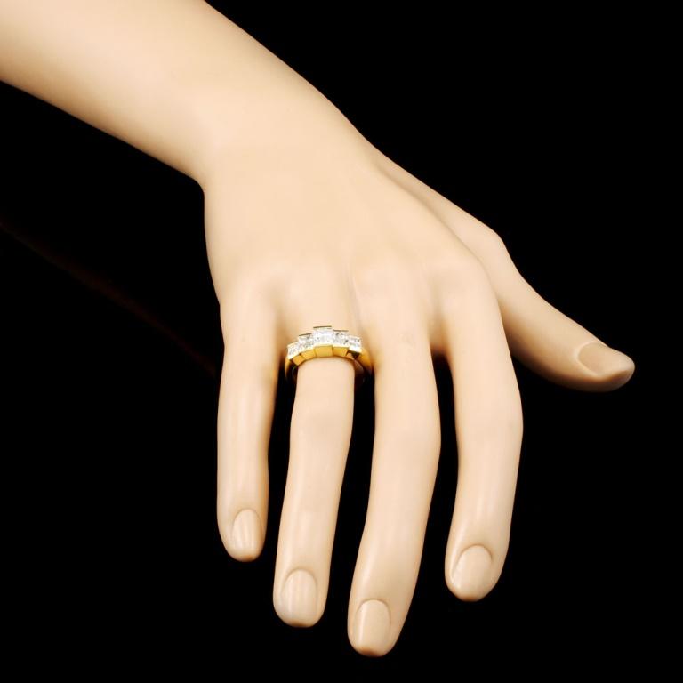 18K Gold 1.48ctw Diamond Ring