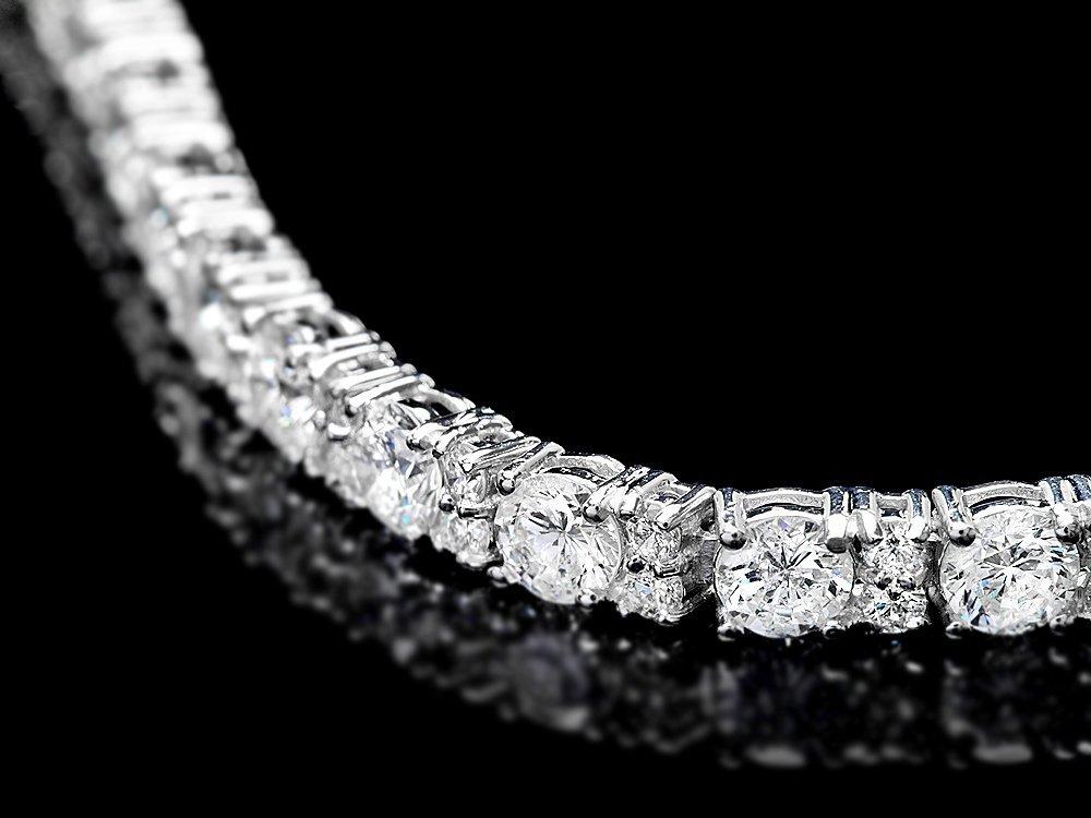 ^18k White Gold 9.00ct Diamond Bracelet