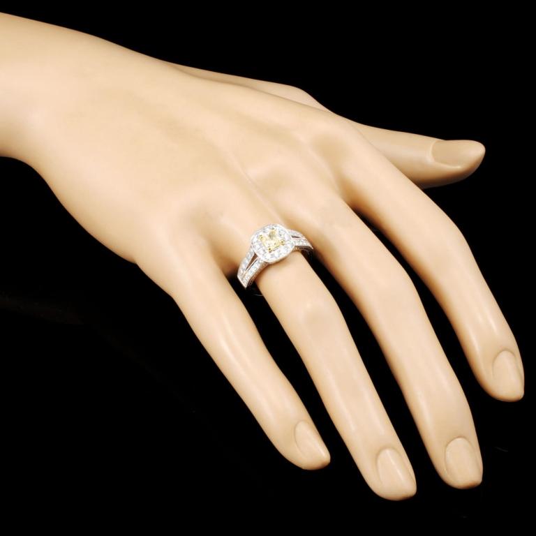 18K Gold 1.22ctw Diamond Ring