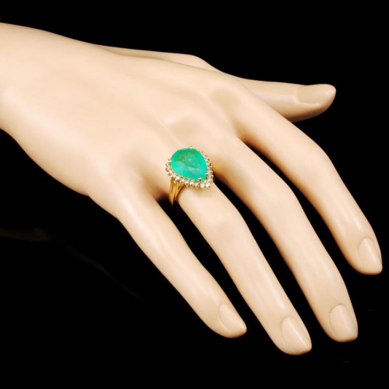 14K Gold 5.14ct Emerald & 0.53ctw Diamond Ring