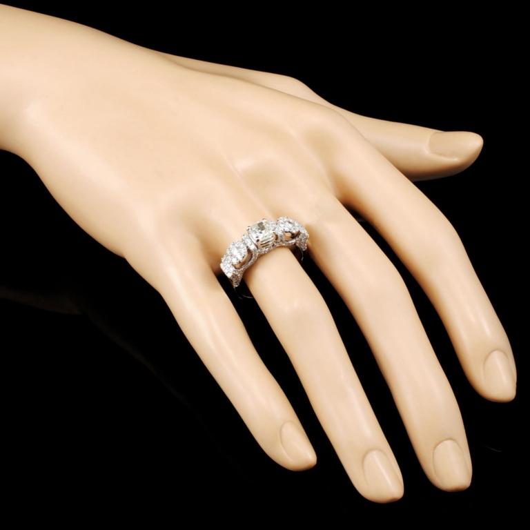 18K Gold 1.91ctw Diamond Ring