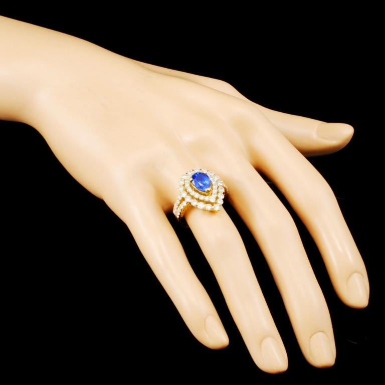 18K Gold 2.18ct Sapphire & 1.91ctw Diamond Ring