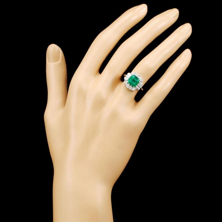 18K Gold 2.80ct Emerald & 1.00ctw Diamond Ring