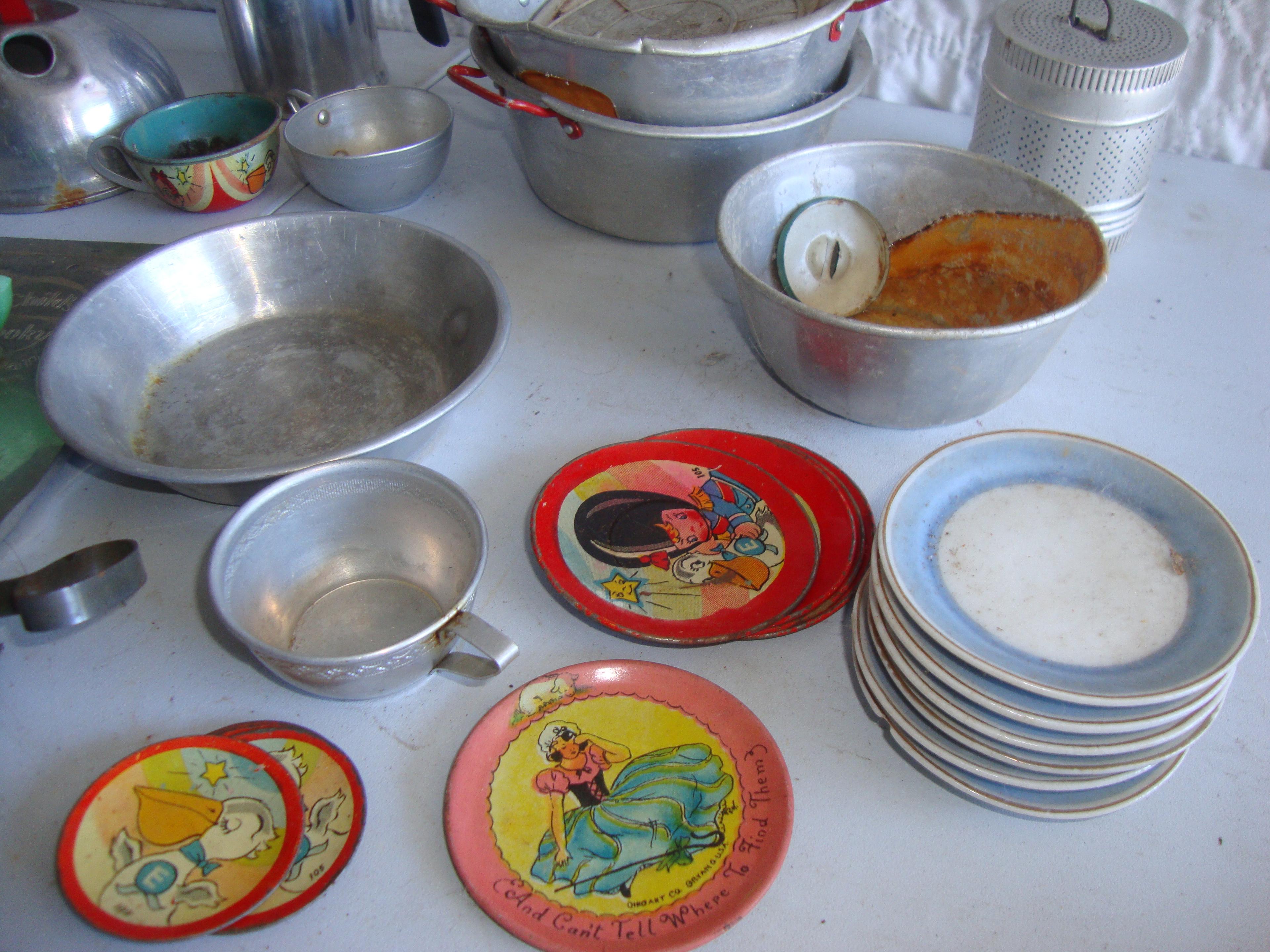 Doll Dishes