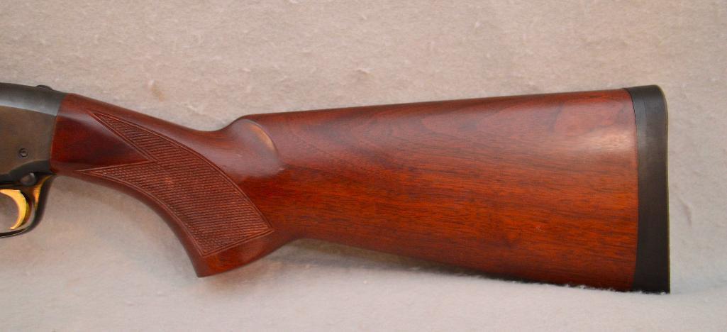 Browning Field 28 12-ga Pump Action Shotgun W/ (2) Spare Chokes