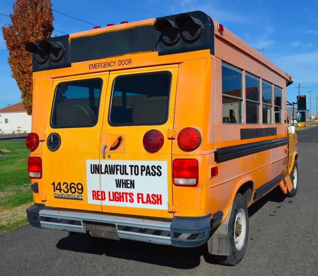 1992 Chevy Van 30 Collins Bus