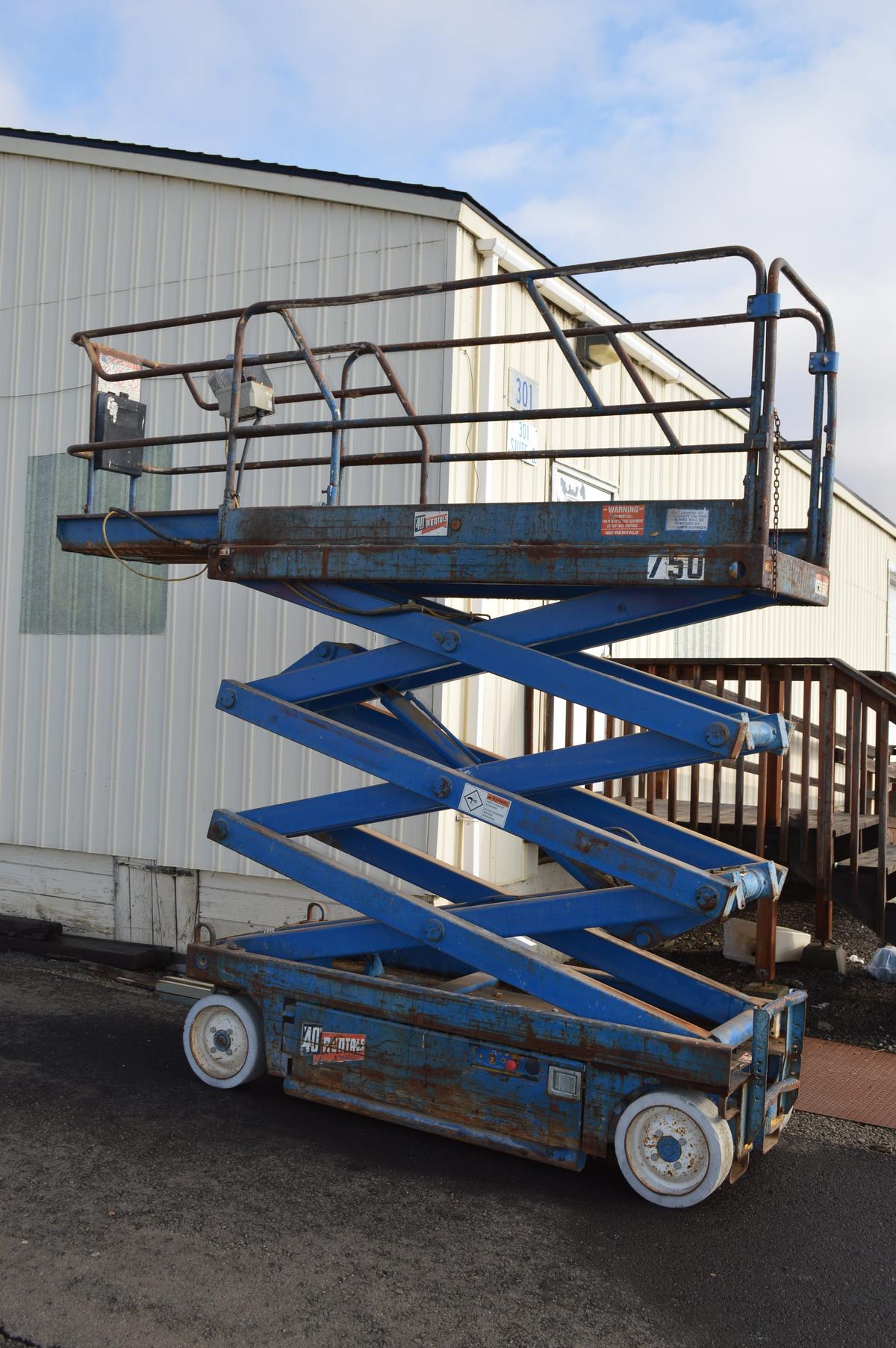 Upright Inc. Model 66000-000 20' Electric Scissor Lift