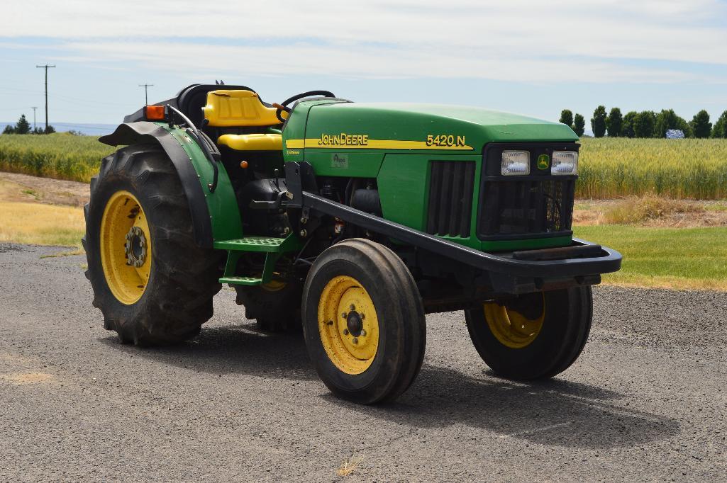 2004 John Deere 5420N Wheel Tractor