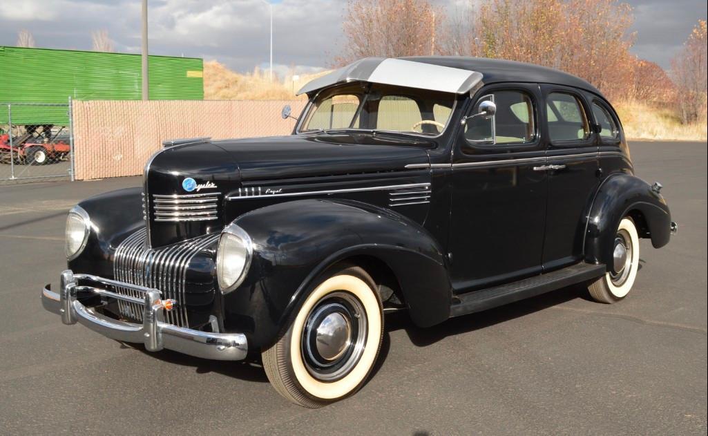 1939 Chrysler Royal 4-Door Sedan