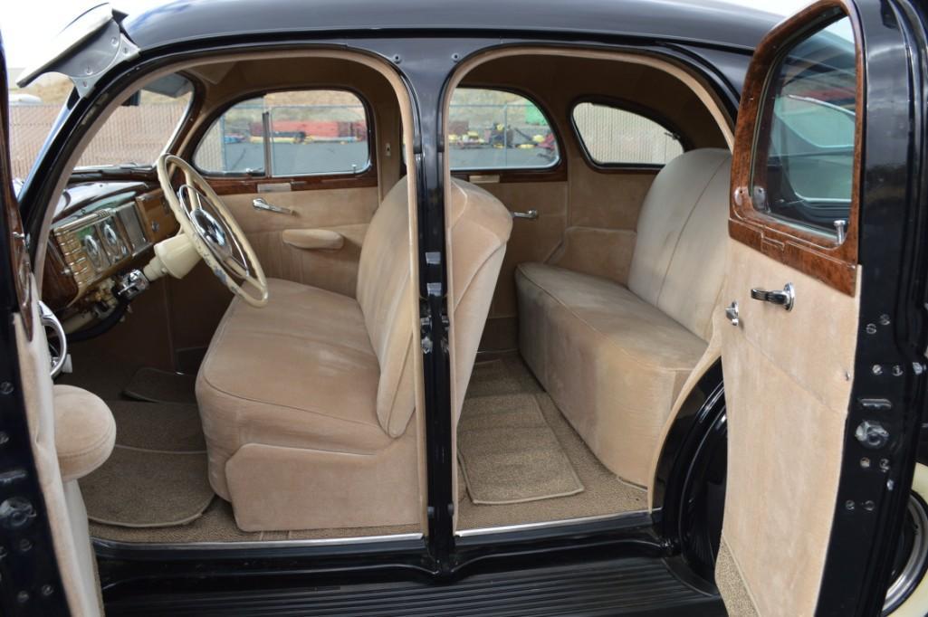 1939 Chrysler Royal 4-Door Sedan