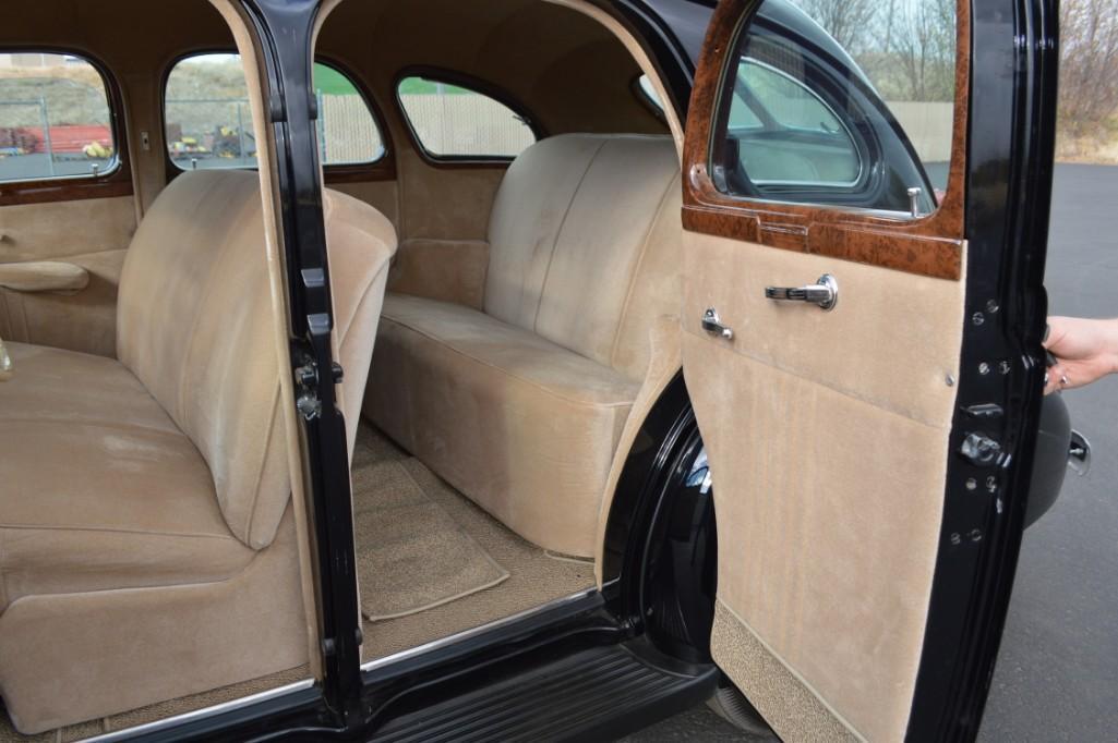 1939 Chrysler Royal 4-Door Sedan