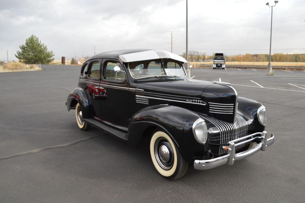 1939 Chrysler Royal 4-Door Sedan