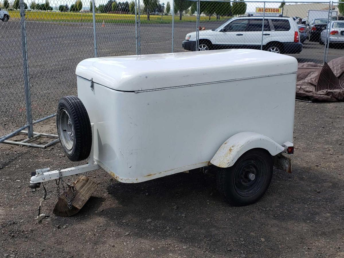 1980 2-Wheeled Cargo Trailer w/ Latched Roof & Back