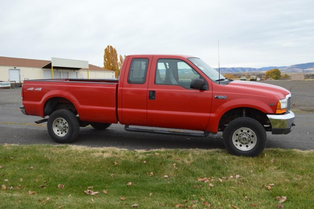 1999 Ford F250 Superduty 4 X 4 3/4Ton Truck