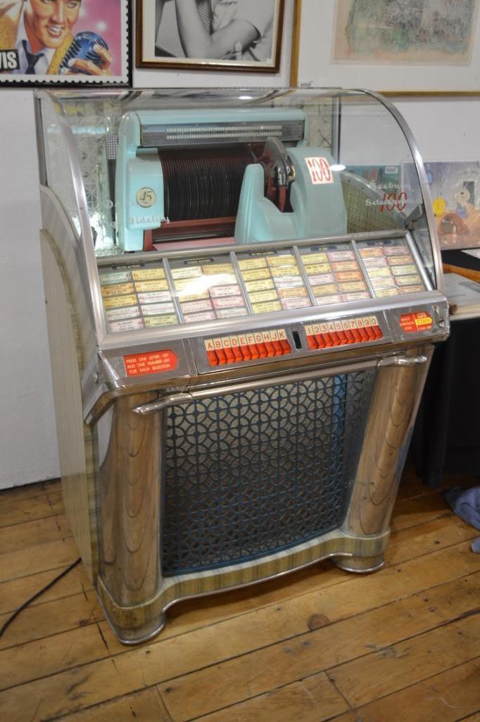 De Luxe Hi-Fidelity Seeburg Select-O-Matic 100 Jukebox