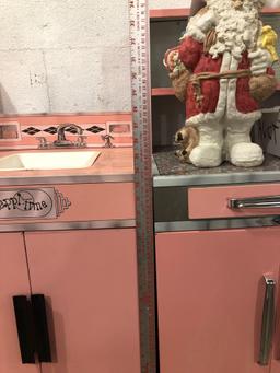 (8) Piece Set Wolverine Pink Kenmore Tin Childs Kitchen set