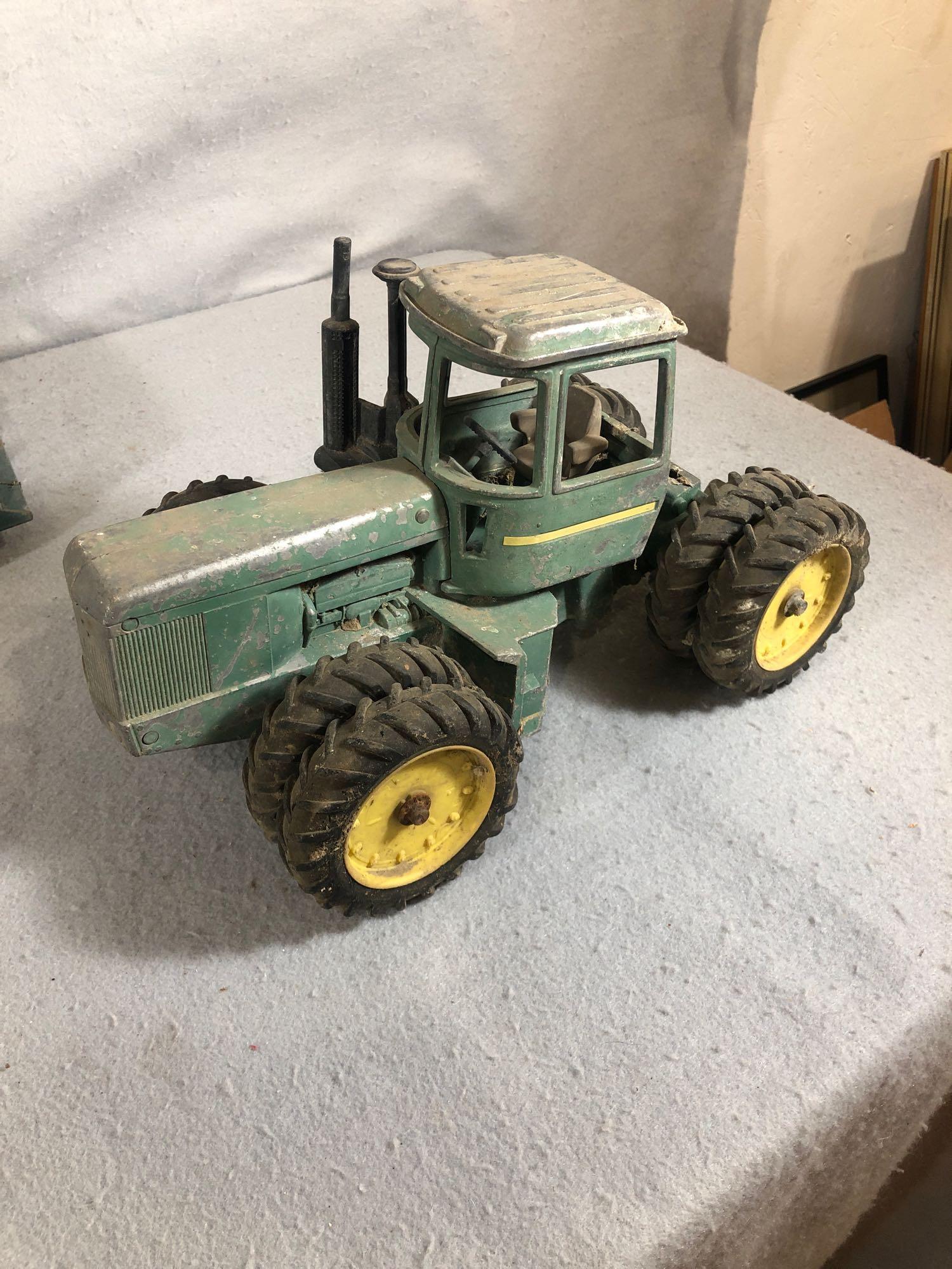 Vintage Ertl john Deere Tractors And Combine