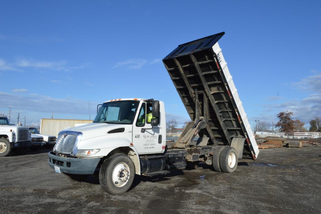 2003 International 4300 Truck