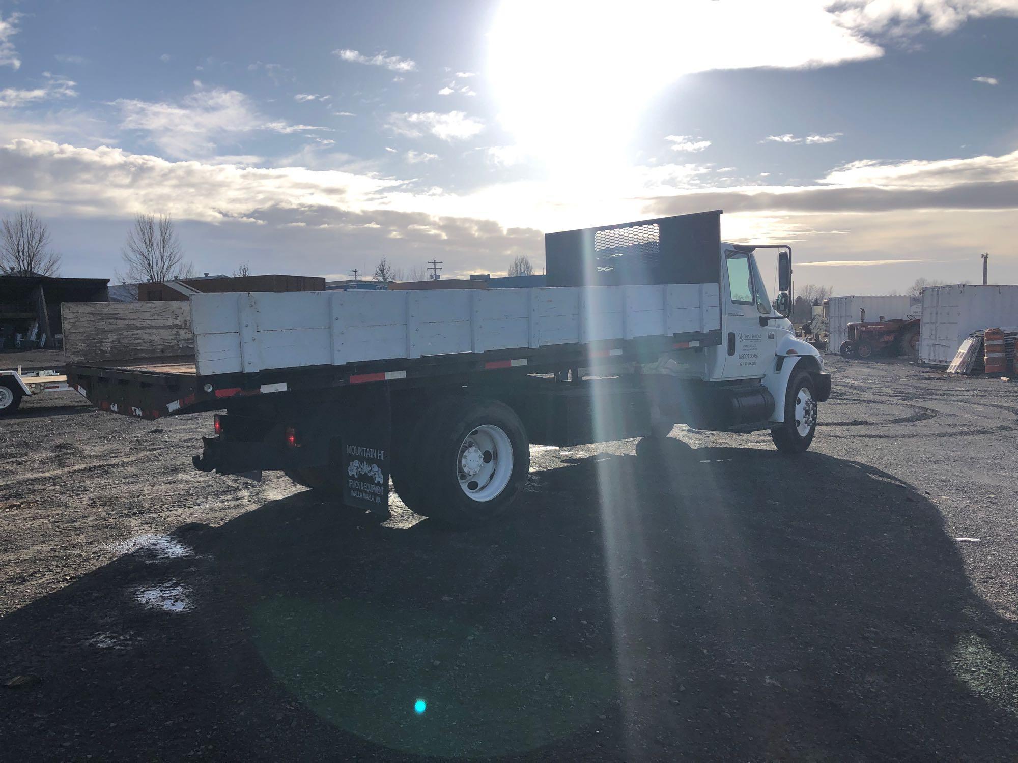 2003 International 4300 Truck