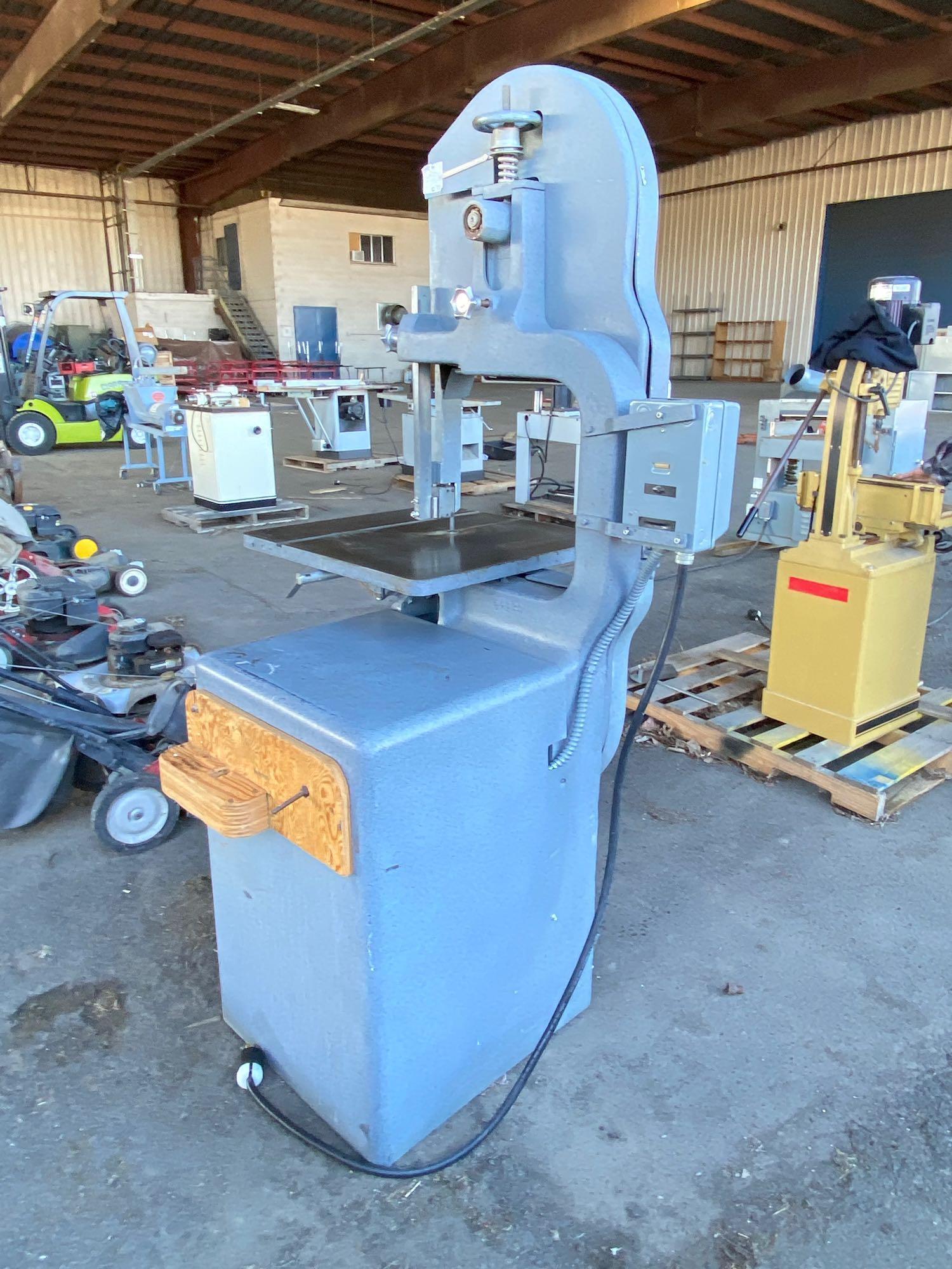 Davis & Wells Model DD.20.69 Vertical Band Saw