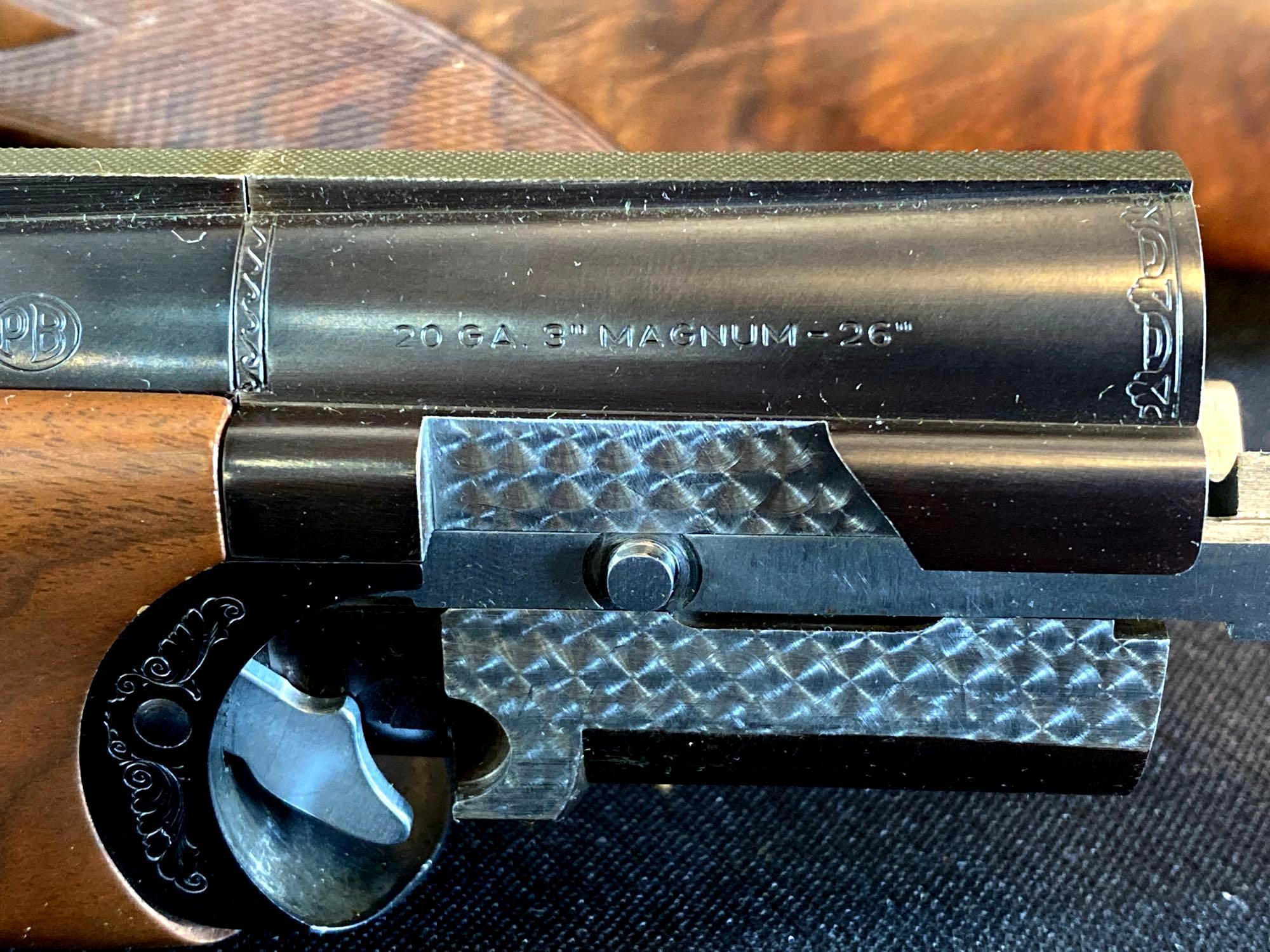 Beretta Ducks Unlimited Special Edition Model 687DU 20-Ga Over Under Break Action Shotgun w/ Case