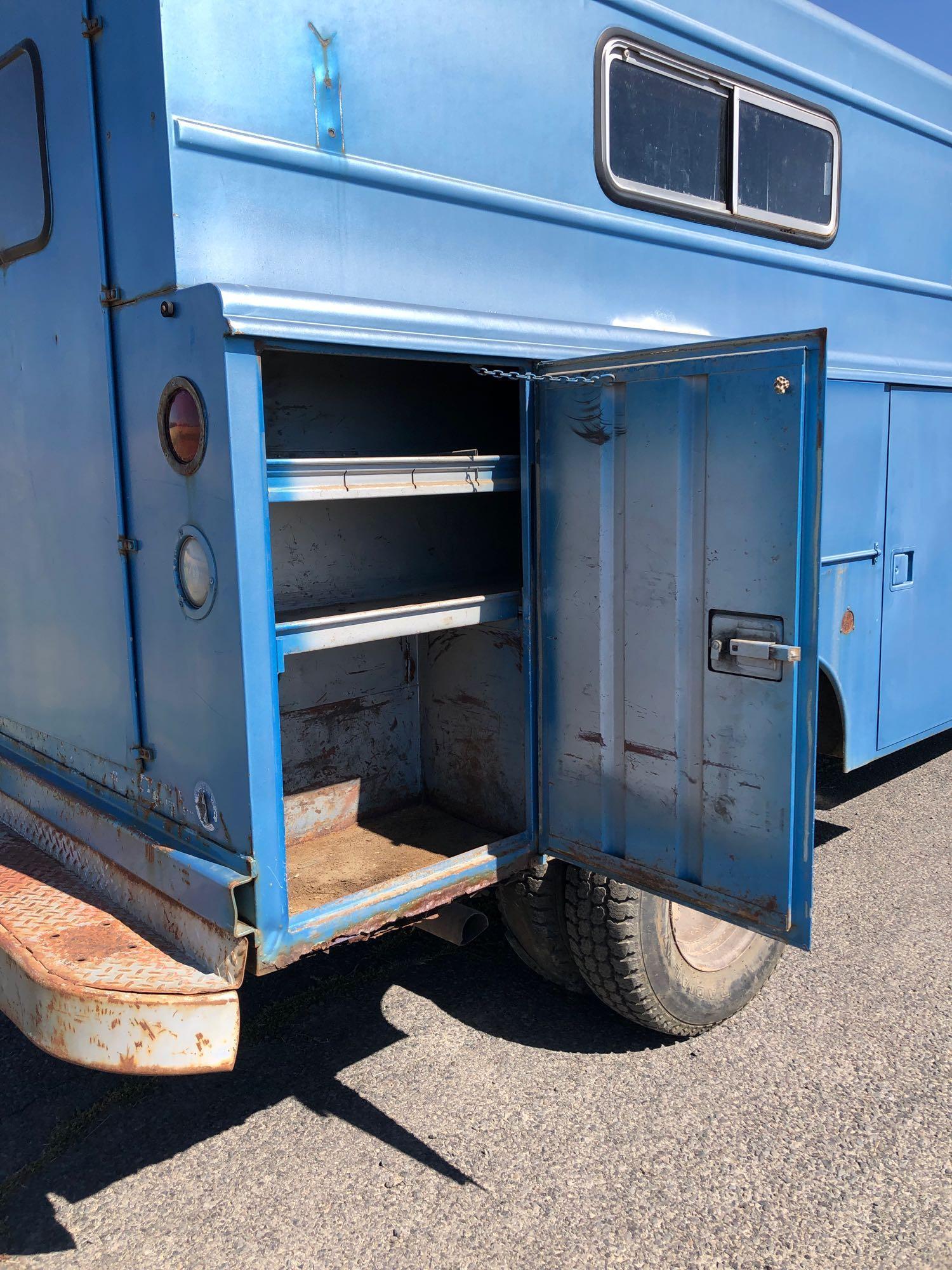 1990 Chevy 3500 1 Ton Dually Box Truck w/ Walk in Job Box/ Utility