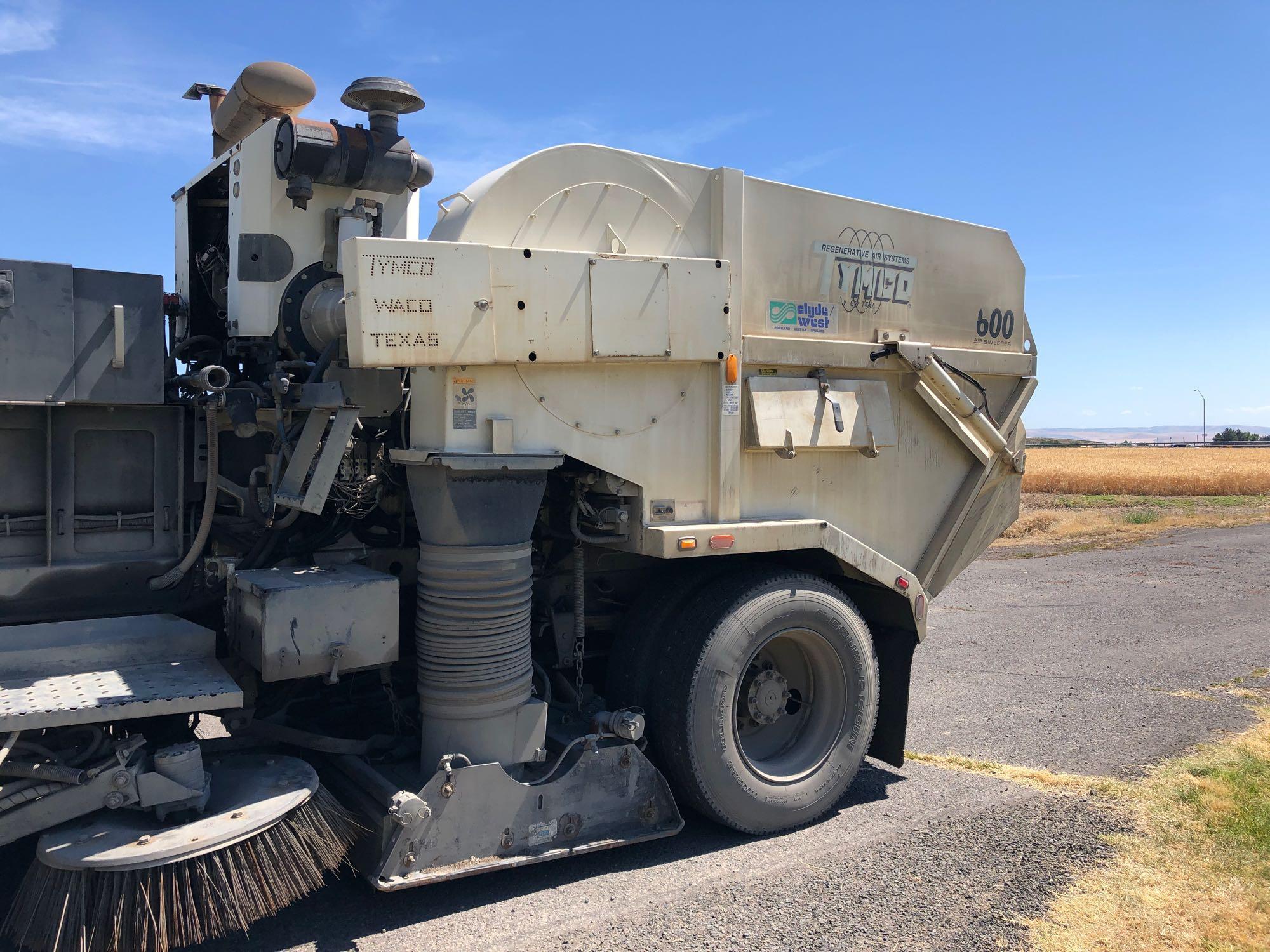 2001 Tymco 600BAH Street Sweeper, Fruehauf FC70 Chassis, Cummins Diesel