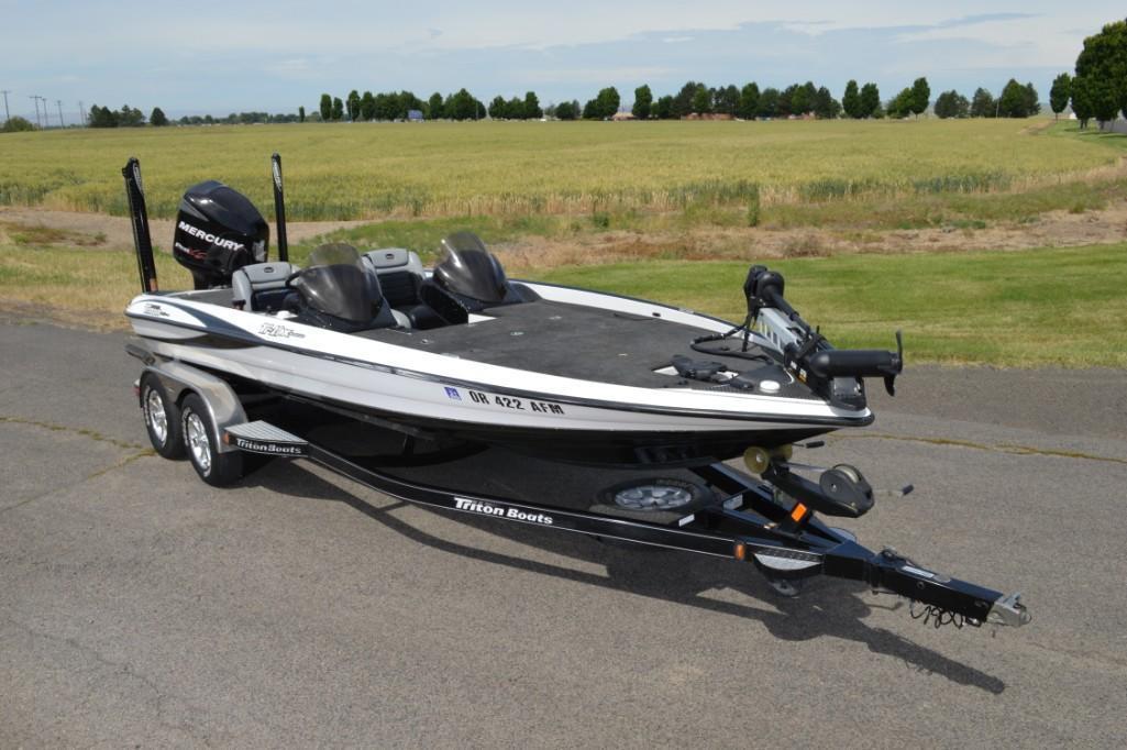 2007 Triton TR-21X High Performance Dual Console Bass Boat & Marine Master Trailer