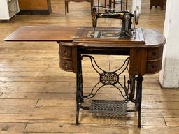 Roberts Treadle Sewing Machine w/Table