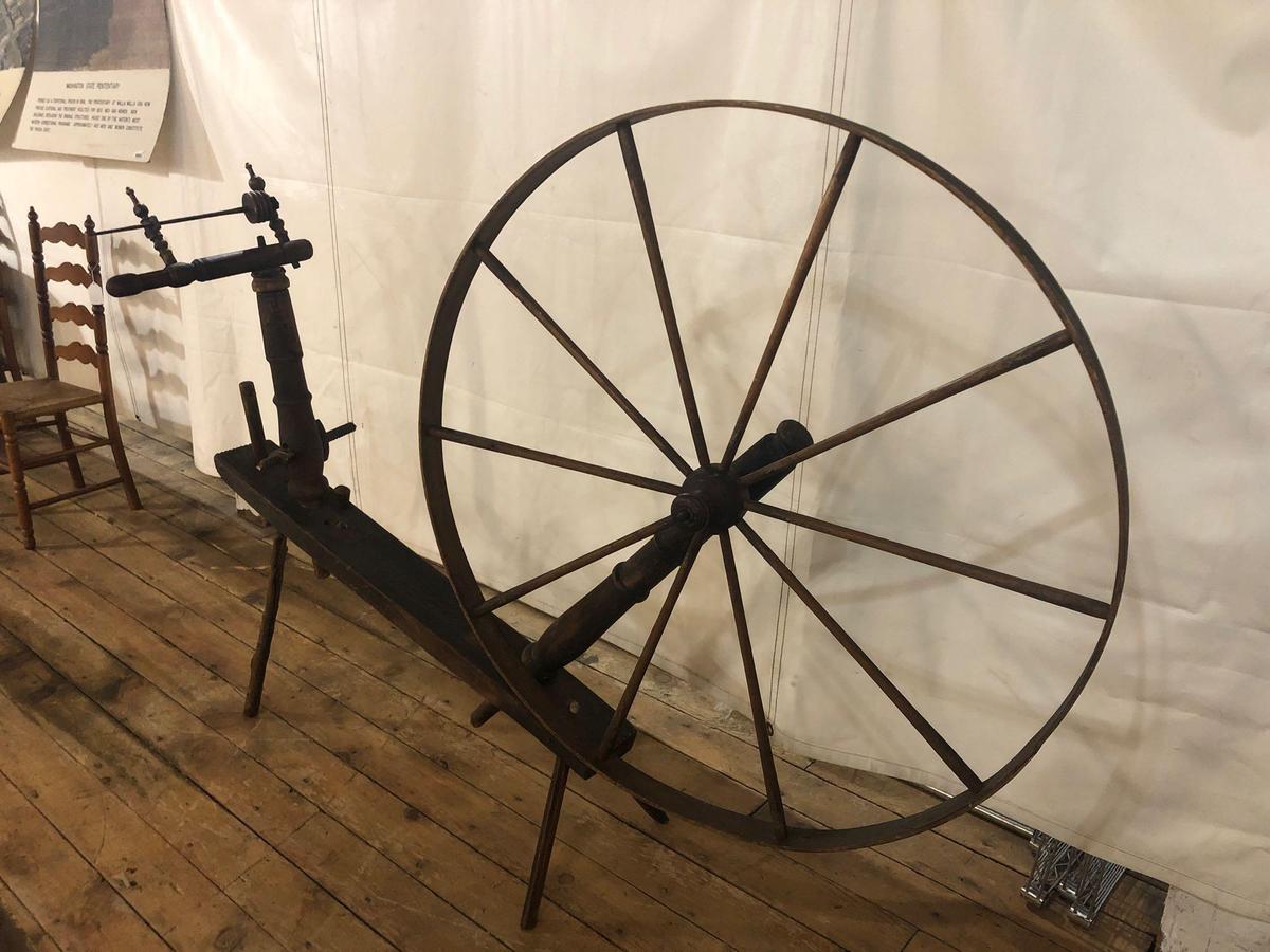 Wooden Spinning Wheel