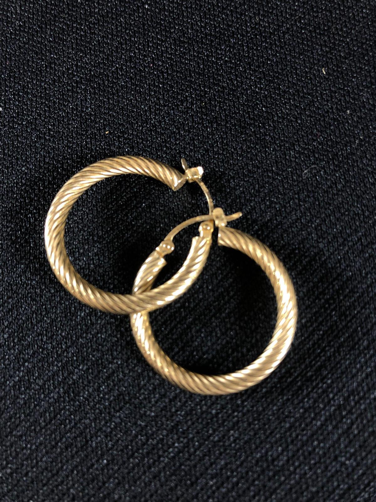 14k Yellow Gold Hoop Earrings 2.1 grams tw