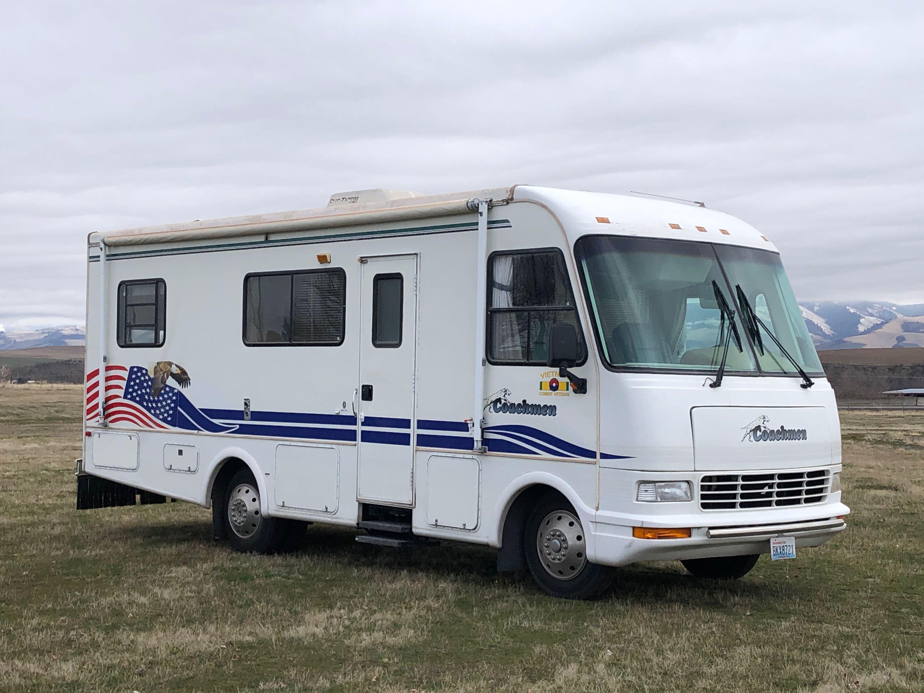 1995 Coachman Catalina Series Class A 27'8" Motorhome, 265CB Corner Bath Floor Plan