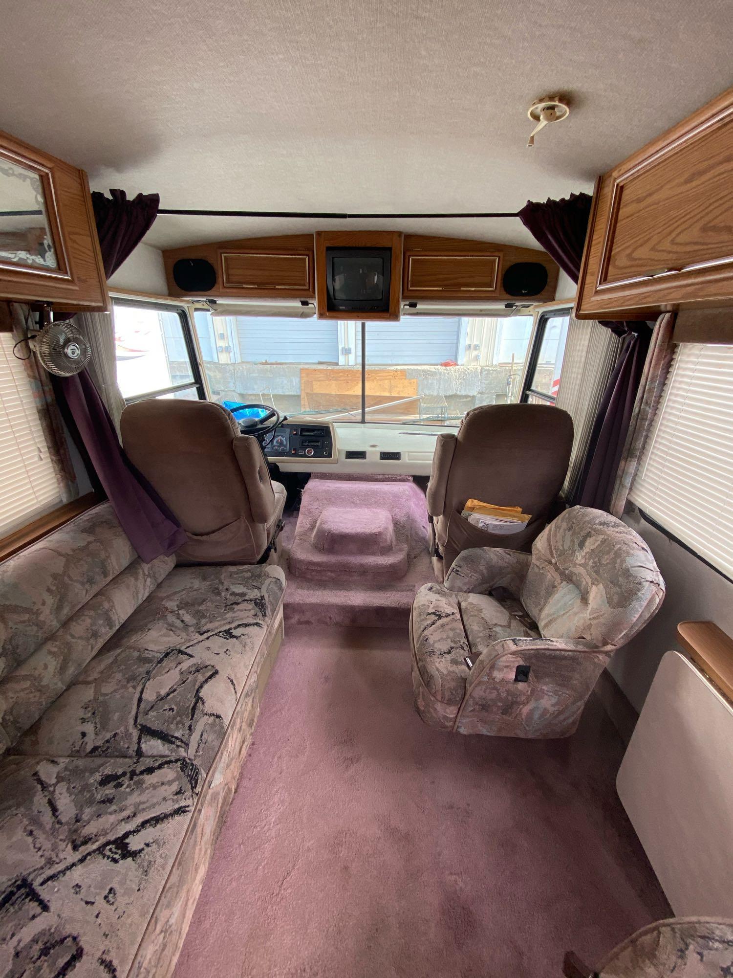 1993 Flair By Fleetwood 28' Class A Motorhome