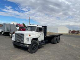 1975 International Harvester Loadstar 1800, 10-Wheeler w/ Wood Deck