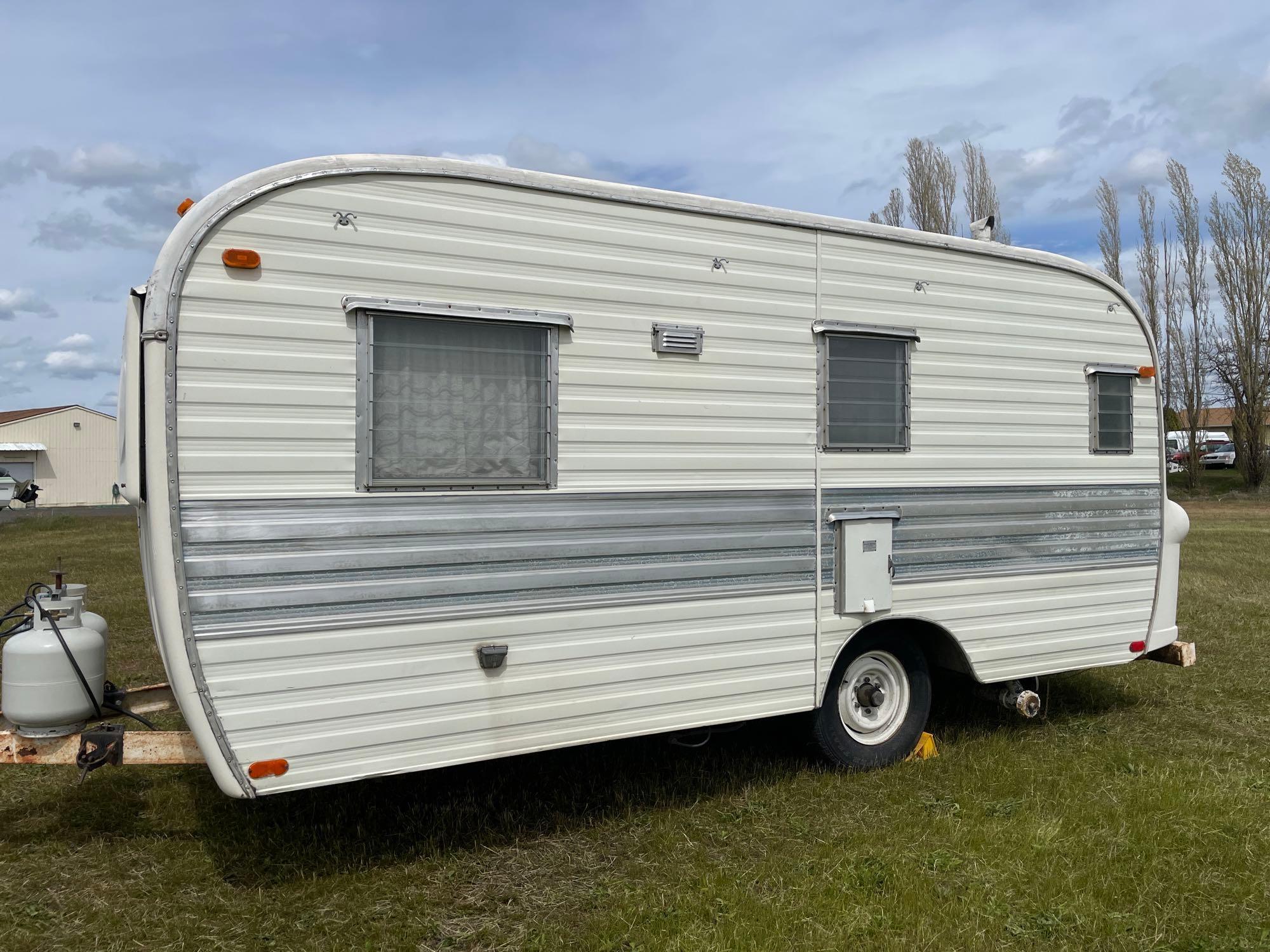 1968 Kencraft Single Axle Travel Trailer 18' (Perfect For Glamping)