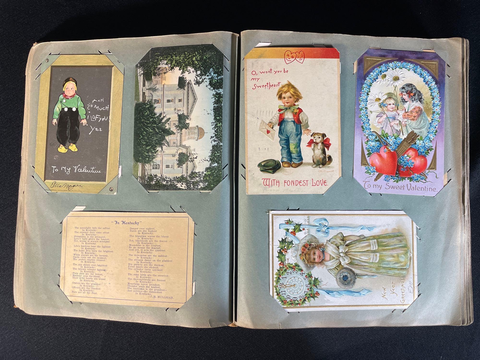 Vintage post card booklet w/ an assortment of post cards