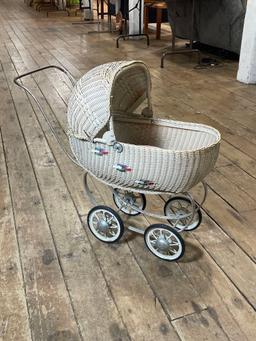 Vintage wicker baby doll stroller w/ padded insert