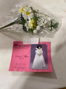 33" Paradise Galleries "Snow White" limited edition #312 porcelain doll w/ stand & COA