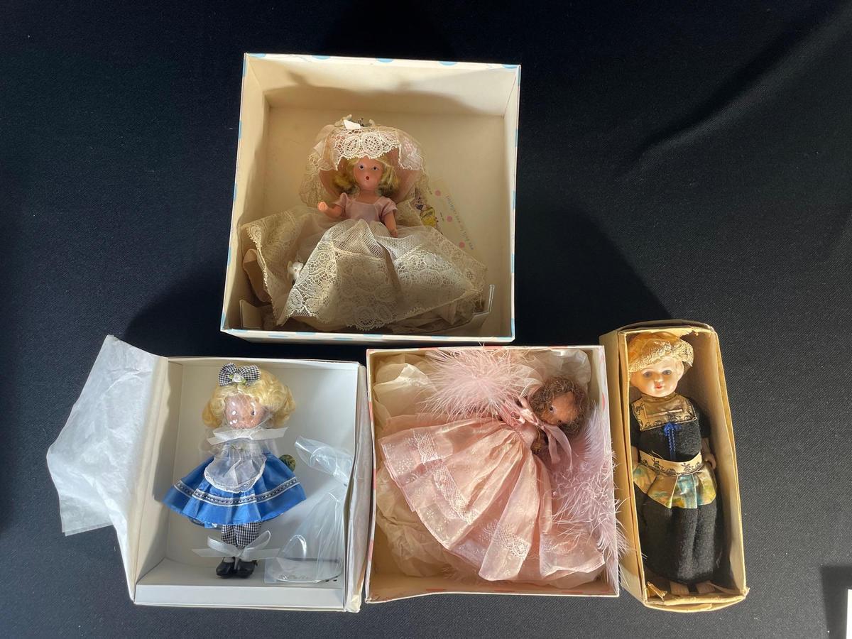 (4) Nacy Ann story book dolls