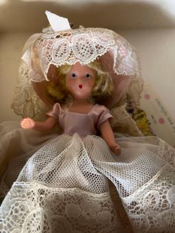 (4) Nacy Ann story book dolls
