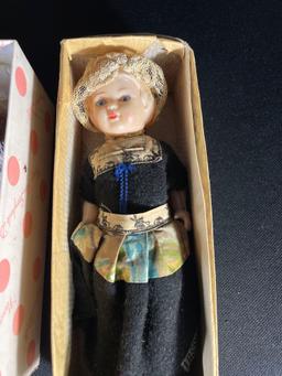 (4) Nacy Ann story book dolls