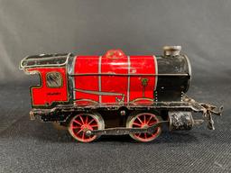 Antique Hornby wind-up train set w/ key & tracks