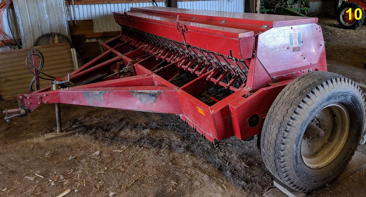 12 ft. IH '5100 Soybean Special' Bean Drill